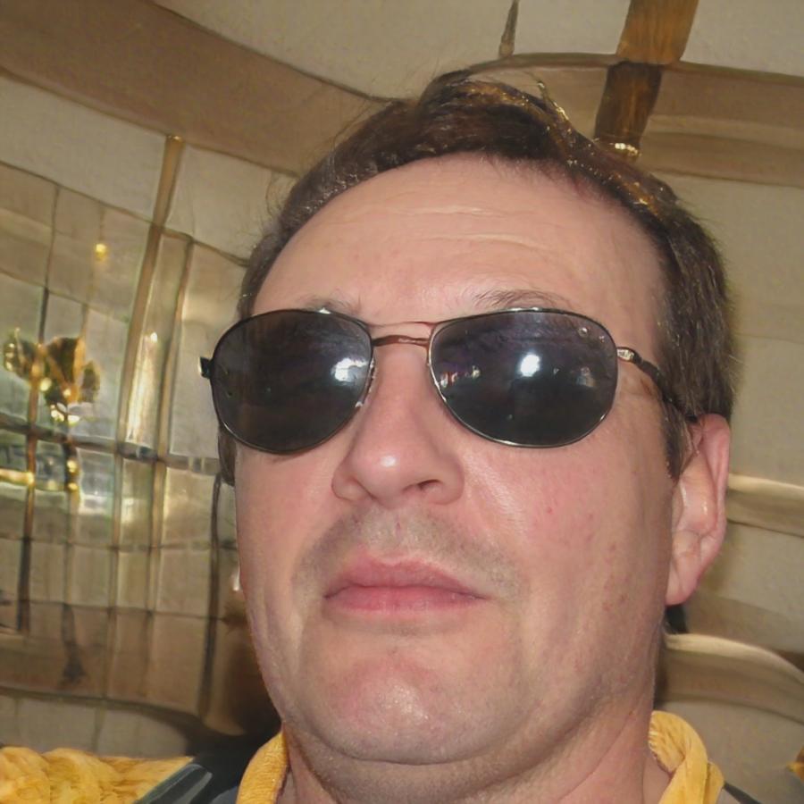 Методист программ Олег Василенко